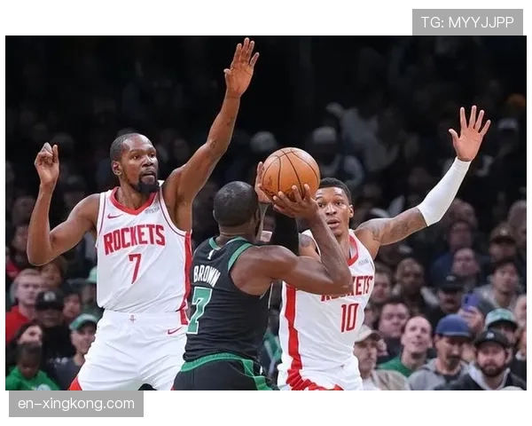 火箭大胜凯尔特人三连胜 杜兰特26分七人得分上双